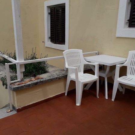 Apartments And Rooms Haludovo - Ribarsko Selo Малинска Екстериор снимка