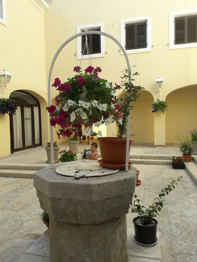 Apartments And Rooms Haludovo - Ribarsko Selo Малинска Екстериор снимка