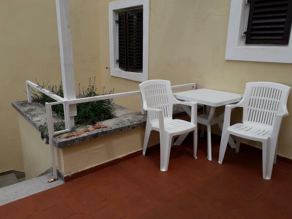 Apartments And Rooms Haludovo - Ribarsko Selo Малинска Екстериор снимка