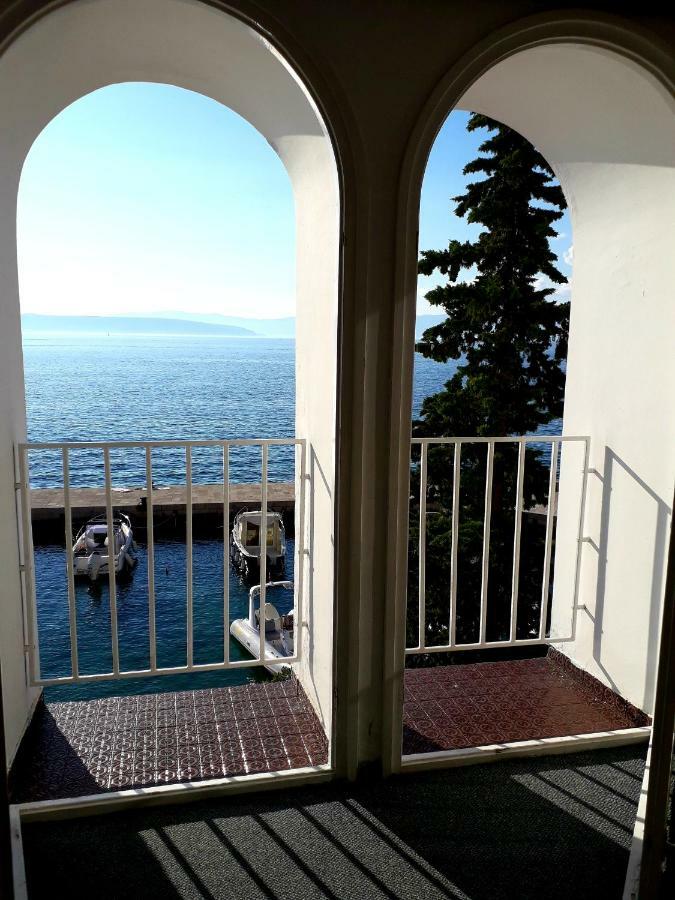 Apartments And Rooms Haludovo - Ribarsko Selo Малинска Екстериор снимка